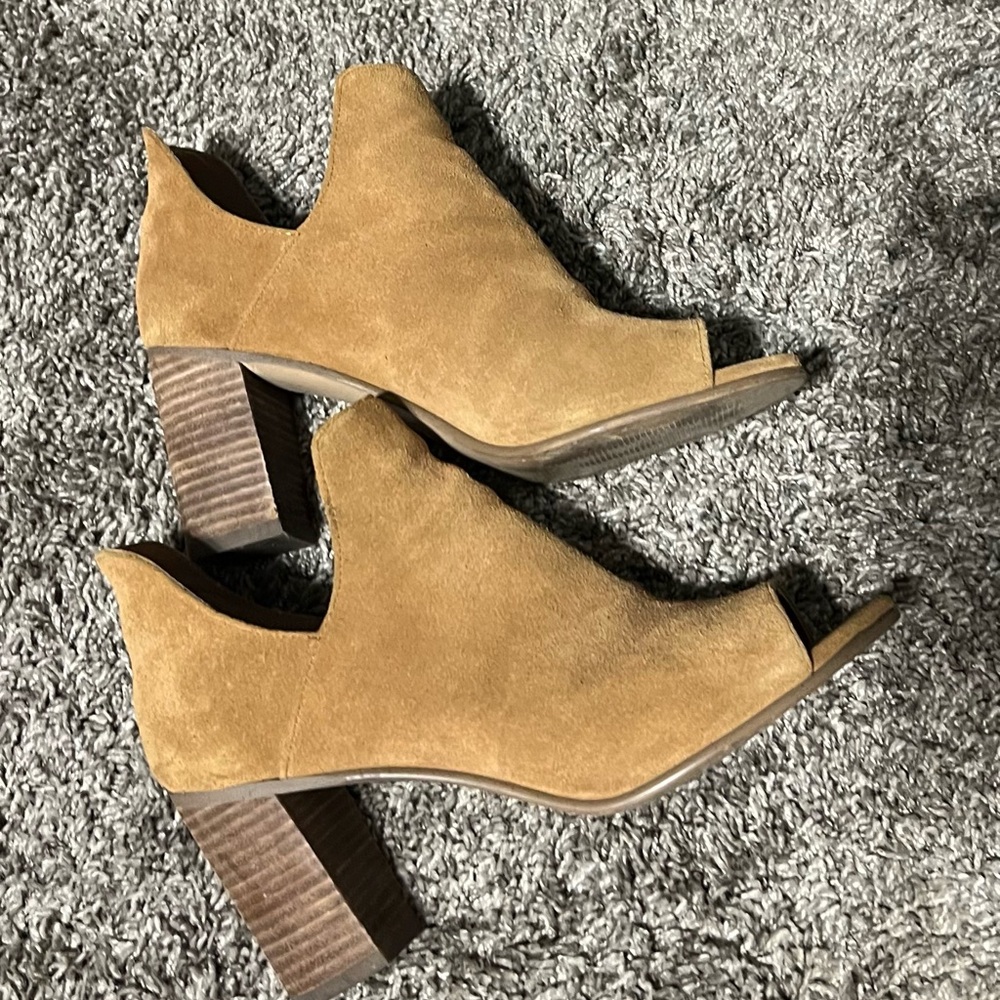 Steve Madden Tan Suede Ankle Booties